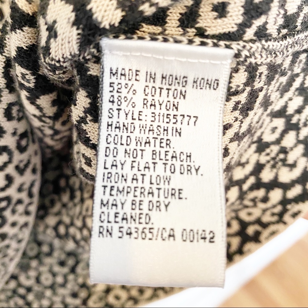 Nygard Collection - Knit Cheetah Print Sleeveless Top - Picture 9 of 16